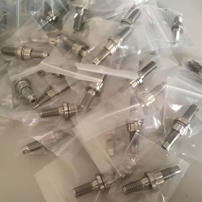 Expérience améliorée des performances du moteur avec une finition naturelle Titane Turbo à Multifold Stud Kit M8 M10