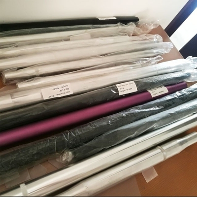 Rôles universels en aluminium argenté suédois de 3/4 &quot;O.D. pour les applications lourdes et l'installation universelle de voitures 3/8&quot;-24 fils