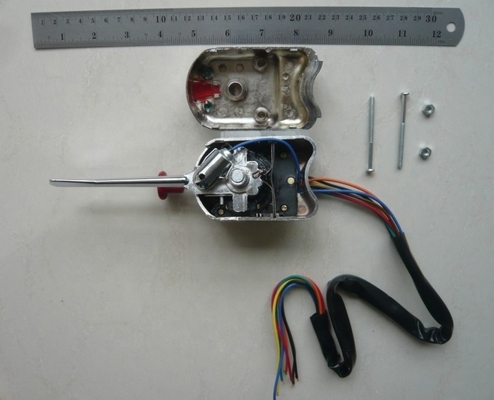 OEM Taille standard Universel Colonne chrome montée Commutateur de signal de virage avec bouton de danger Édition personnalisée de collectionneur de véhicules