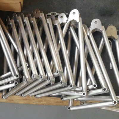 Année universelle Titane 13 5/8 Jacobs échelle 1 trou Pièces de voiture de course pour championnats de course Tab Hole Dia 3/8 Année universelle
