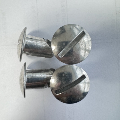 Débloquez le plein potentiel de votre voiture Sprint avec les fixations universelles en aluminium 7/16&quot; *.600 Dzus Button Silver